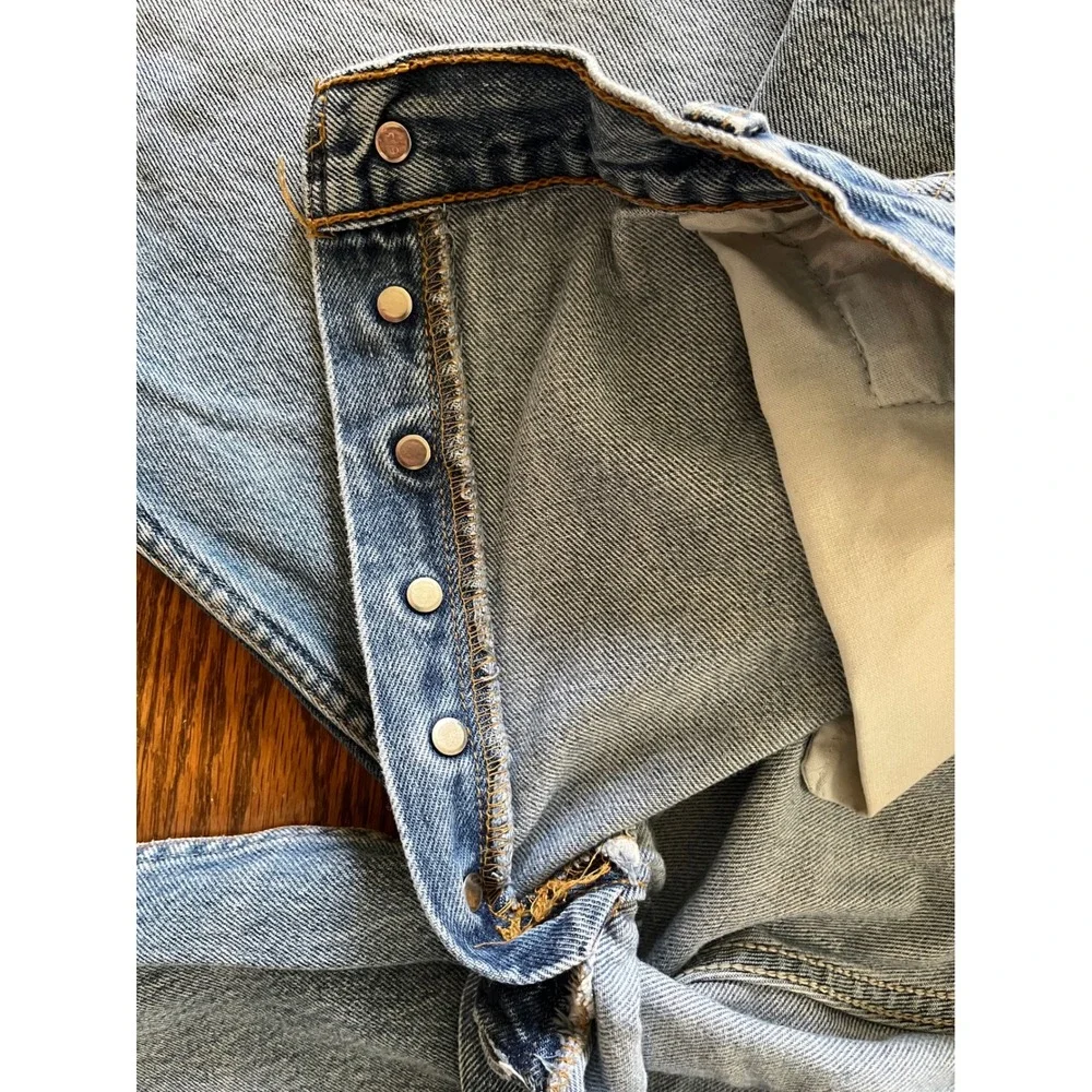 VTG Levis 501 Light Wash Straight Leg Button Fly Jeans USA 38x34 (Actual:36x33)